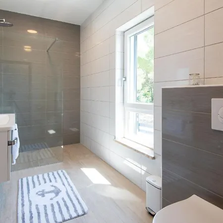 Ferienhaus Mit Privatpool Fuer 8 Personen Ca 250 Qm In Stankovic Bei Orebic, Dalmatien Sueddalmatien