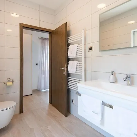 Tatil Evi Ferienhaus Mit Privatpool Fuer 8 Personen Ca 250 Qm In Stankovic Bei Orebic, Dalmatien Sueddalmatien