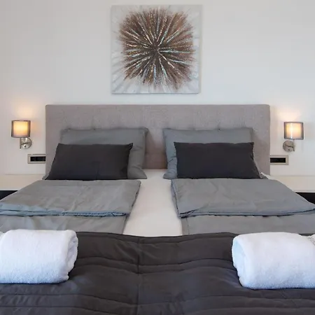 Tatil Evi Ferienhaus Mit Privatpool Fuer 8 Personen Ca 250 Qm In Stankovic Bei Orebic, Dalmatien Sueddalmatien Orebić