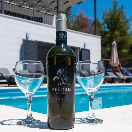 Ferienhaus Mit Privatpool Fuer 8 Personen Ca 250 Qm In Stankovic Bei Orebic, Dalmatien Sueddalmatien Tatil Evi *